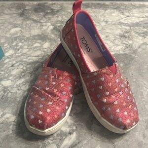 Tom’s Alpargata Dark Fuchsia Glimmer Hearts, 13.5 shoes